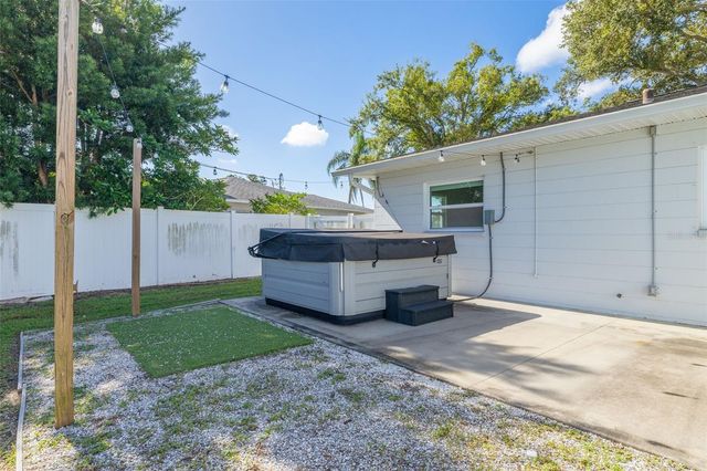 2001 41ST STREET N, St Petersburg, FL 33713