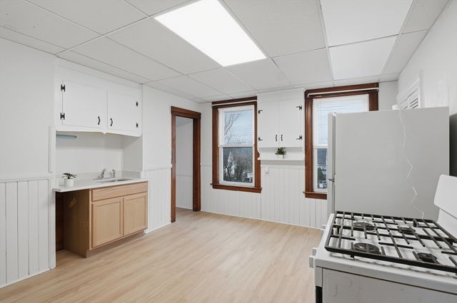 34 King Philip Road 2, Worcester, MA 01606