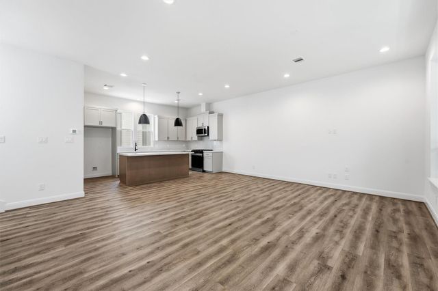4832 Pinemont Drive, Houston, TX 77092