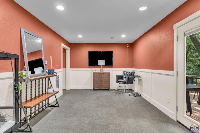 3500 SW Birchwood DR, Topeka, KS 66614