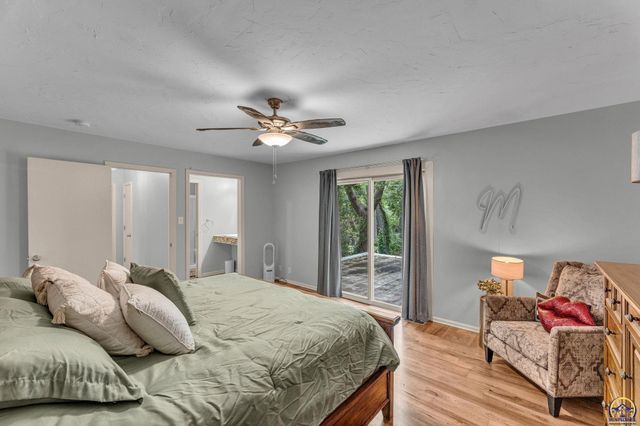 3500 SW Birchwood DR, Topeka, KS 66614