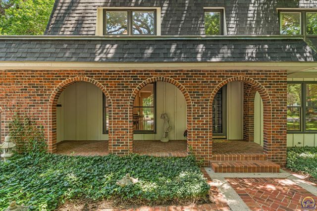 3500 SW Birchwood DR, Topeka, KS 66614