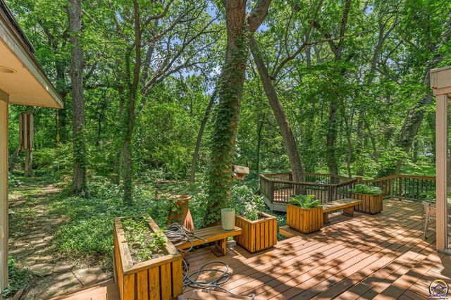 3500 SW Birchwood DR, Topeka, KS 66614