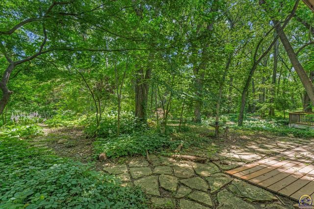 3500 SW Birchwood DR, Topeka, KS 66614