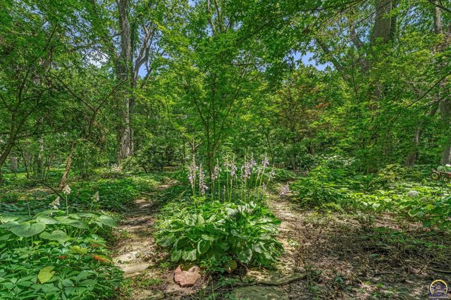 3500 SW Birchwood DR, Topeka, KS 66614