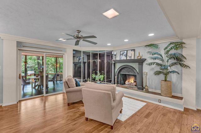 3500 SW Birchwood DR, Topeka, KS 66614