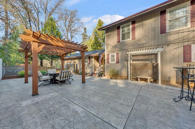 10092 Smith Rd, Grass Valley, CA 95949
