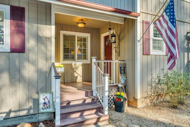 10092 Smith Rd, Grass Valley, CA 95949