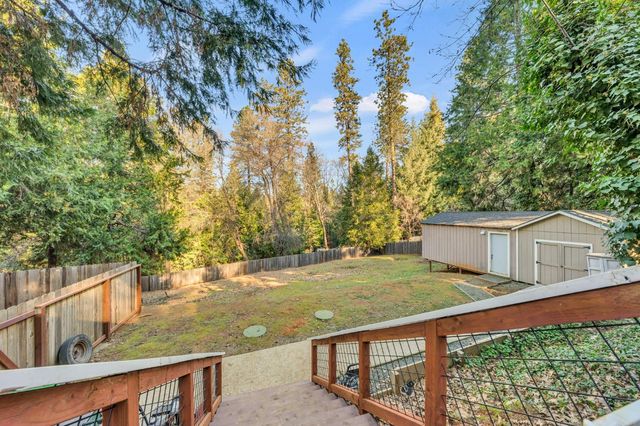 10092 Smith Rd, Grass Valley, CA 95949