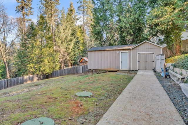 10092 Smith Rd, Grass Valley, CA 95949