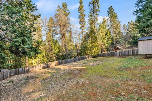 10092 Smith Rd, Grass Valley, CA 95949