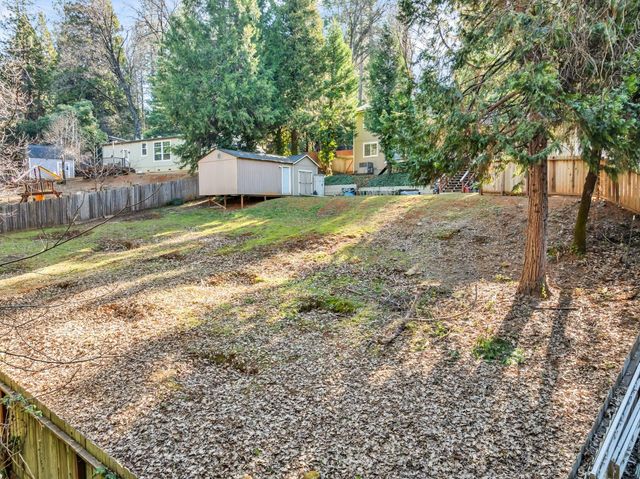 10092 Smith Rd, Grass Valley, CA 95949