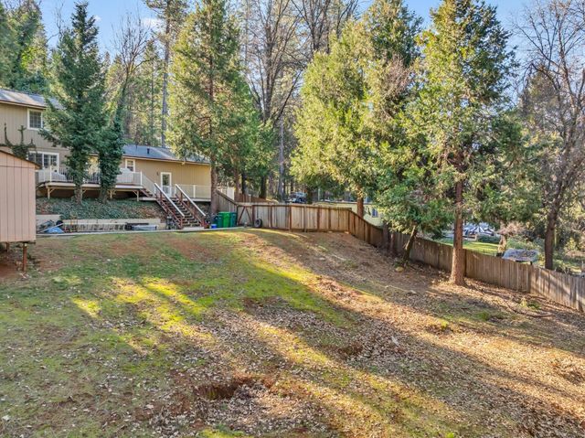 10092 Smith Rd, Grass Valley, CA 95949