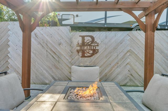 10092 Smith Rd, Grass Valley, CA 95949