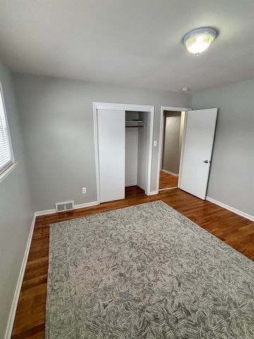 21128 Erben Street, Saint Clair Shores, MI 48081