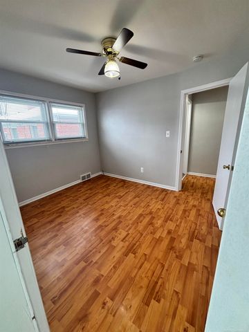 21128 Erben Street, Saint Clair Shores, MI 48081