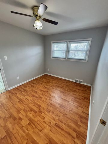 21128 Erben Street, Saint Clair Shores, MI 48081