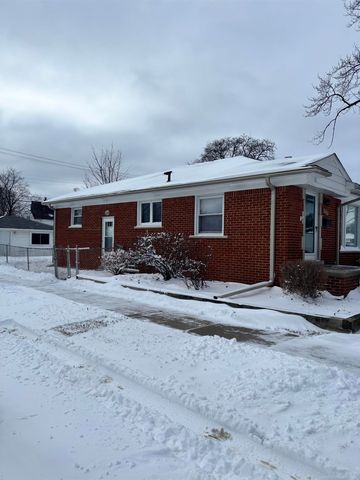 21128 Erben Street, Saint Clair Shores, MI 48081