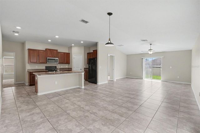204 ENGLISH CHANNEL PLACE, Dover, FL 33527