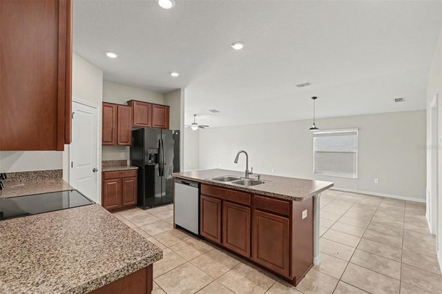 204 ENGLISH CHANNEL PLACE, Dover, FL 33527
