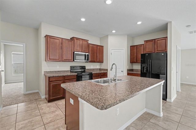 204 ENGLISH CHANNEL PLACE, Dover, FL 33527