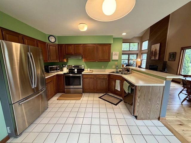 2809 Maple View Drive, Madison, WI 53719