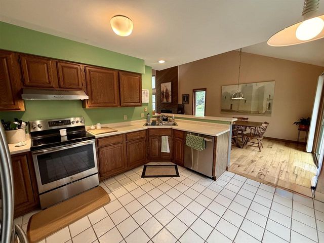 2809 Maple View Drive, Madison, WI 53719