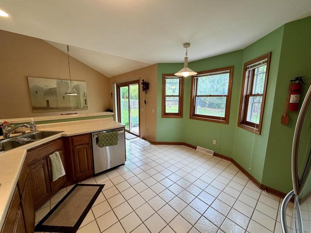 2809 Maple View Drive, Madison, WI 53719