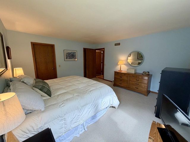 2809 Maple View Drive, Madison, WI 53719