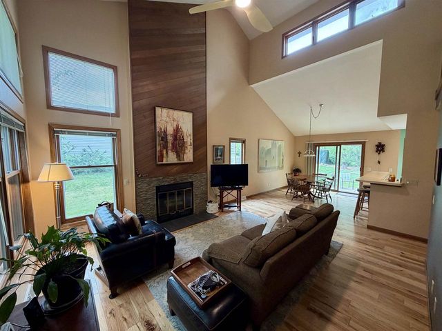 2809 Maple View Drive, Madison, WI 53719