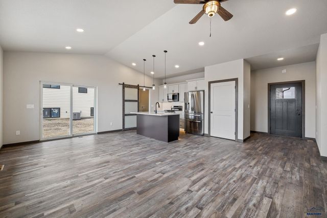 4846 PAPILLION DR, Rapid City, SD 57703