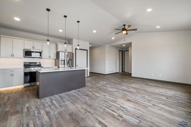 4846 PAPILLION DR, Rapid City, SD 57703