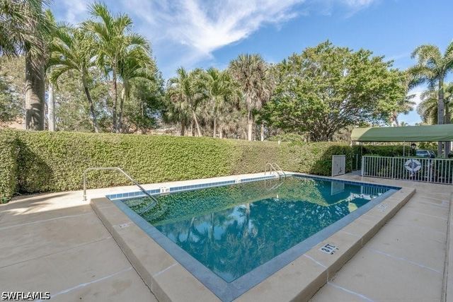 72 7th ST S 310, Naples, FL 34102