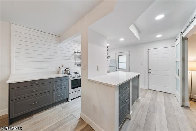 72 7th ST S 310, Naples, FL 34102