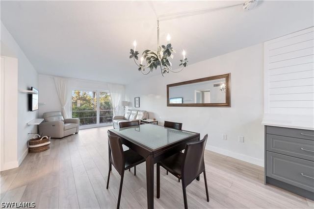 72 7th ST S 310, Naples, FL 34102