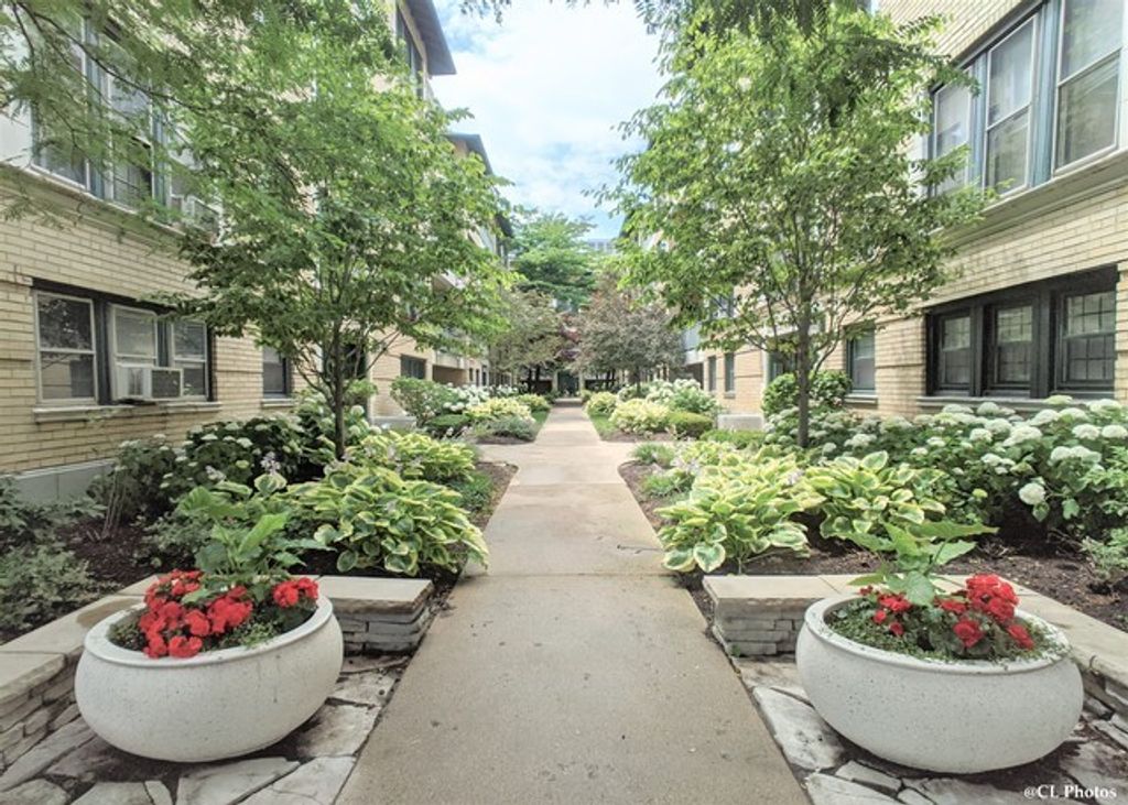 4312 N CLARENDON Avenue 1200, Chicago, IL 60613