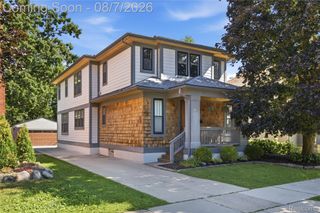705 E Farnum Avenue, Royal Oak, MI 48067