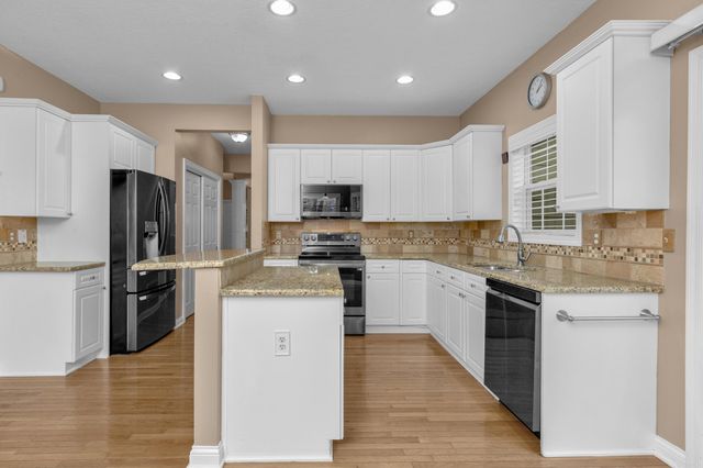 2375 Cross Creek Court, Lewis Center, OH 43035