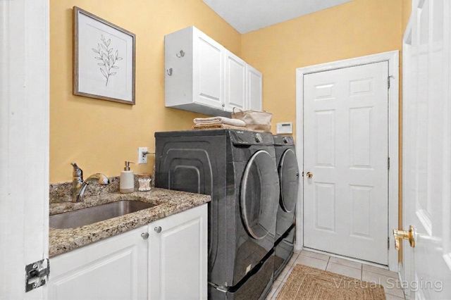 2375 Cross Creek Court, Lewis Center, OH 43035