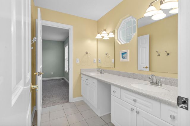 2375 Cross Creek Court, Lewis Center, OH 43035