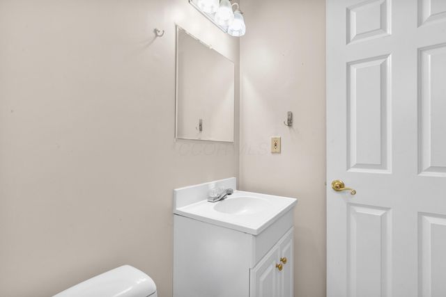 2375 Cross Creek Court, Lewis Center, OH 43035