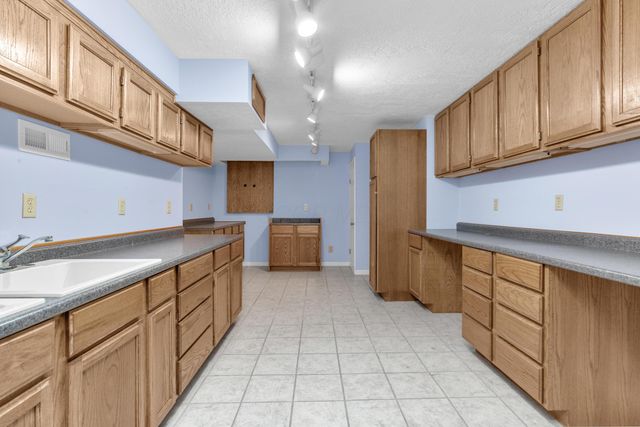 2375 Cross Creek Court, Lewis Center, OH 43035