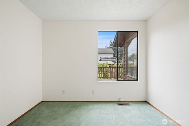 10090 Ogle Road NE, Poulsbo, WA 98370