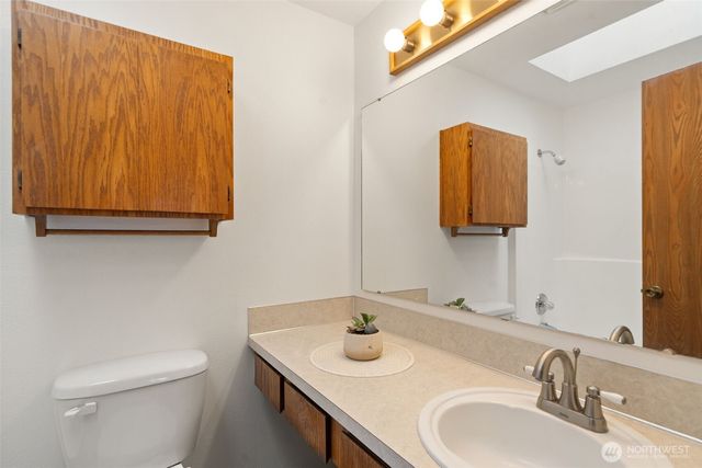 10090 Ogle Road NE, Poulsbo, WA 98370