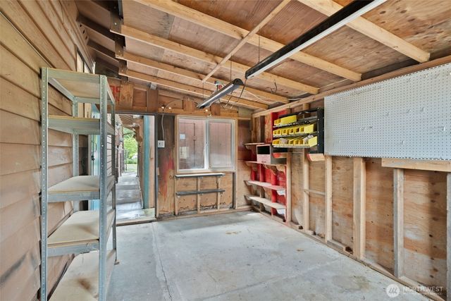 10090 Ogle Road NE, Poulsbo, WA 98370