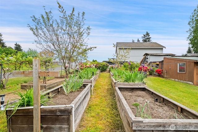 10090 Ogle Road NE, Poulsbo, WA 98370