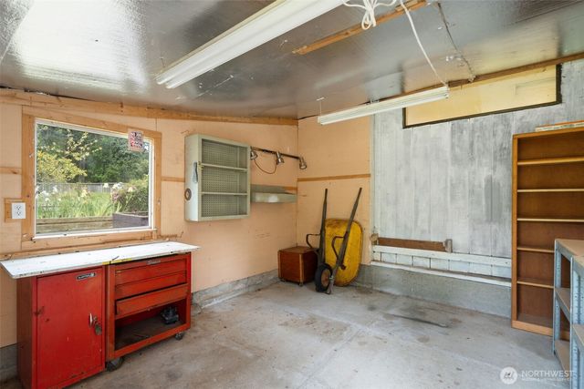10090 Ogle Road NE, Poulsbo, WA 98370