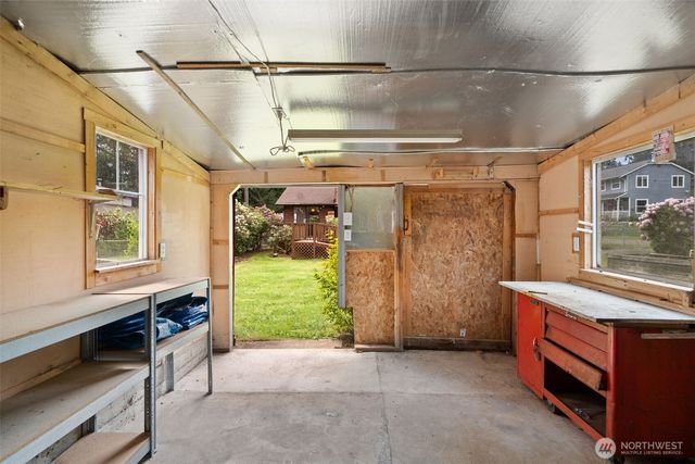 10090 Ogle Road NE, Poulsbo, WA 98370