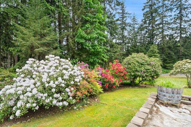 10090 Ogle Road NE, Poulsbo, WA 98370