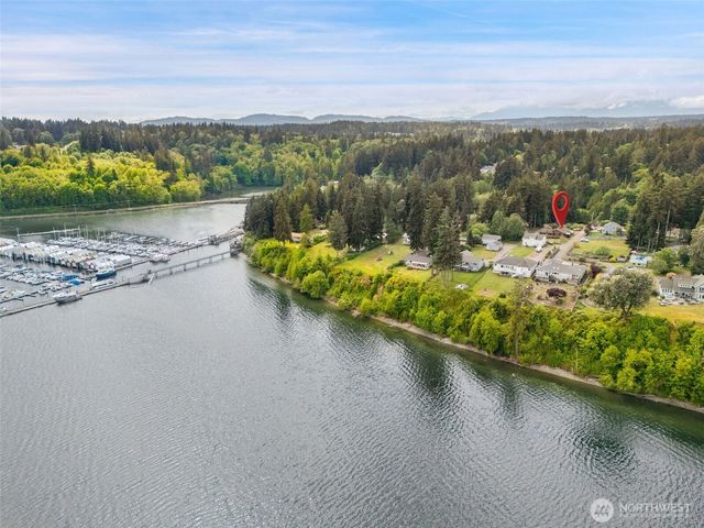 10090 Ogle Road NE, Poulsbo, WA 98370
